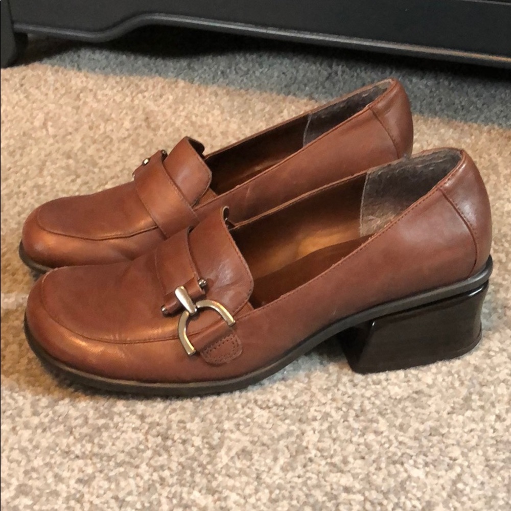 NATURALIZER Leather Loafers Women’s Size 6 EUC